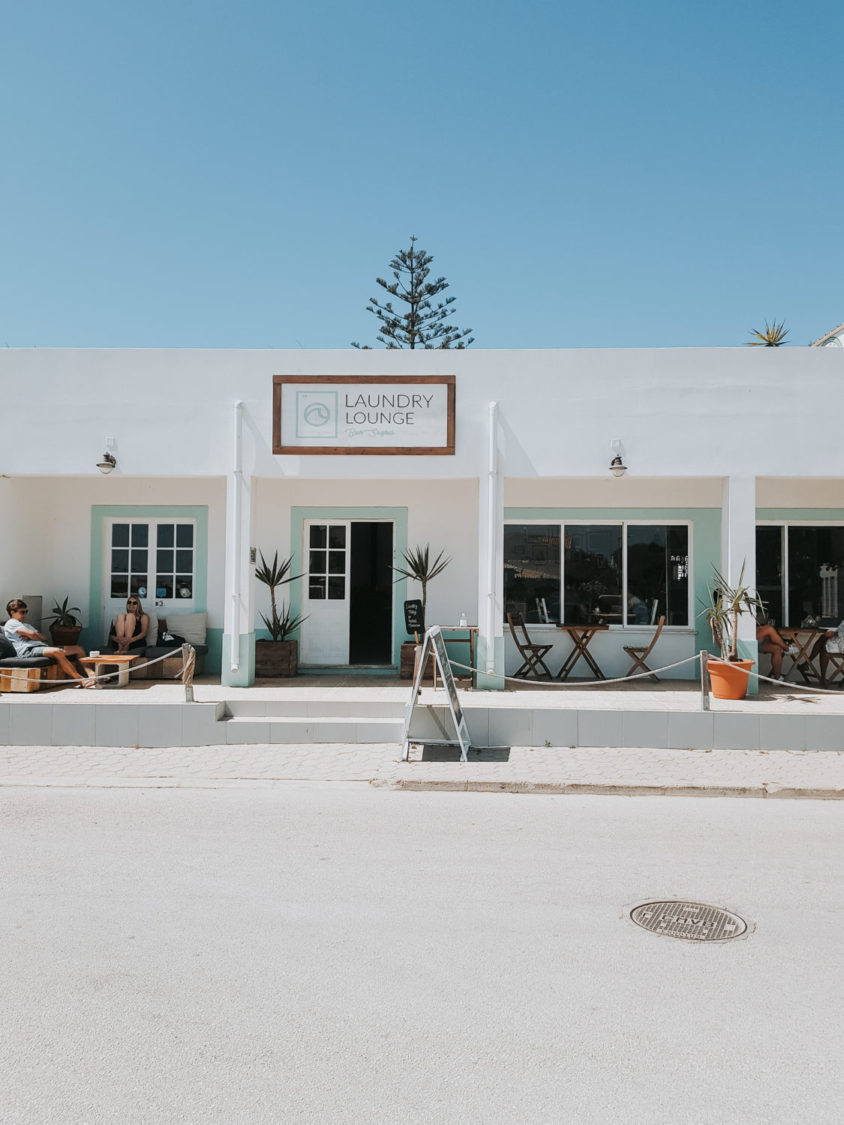 Laundry Lounge in Sagres. Entrance view from the road.